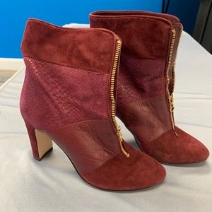 Anne Klein red leather and suede croc print booties size 9